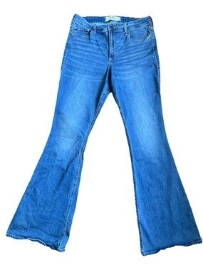 Hollister Jeans Curvy High-Rise Stretch Blue Flare Size 12 L , W31x31 1/2”